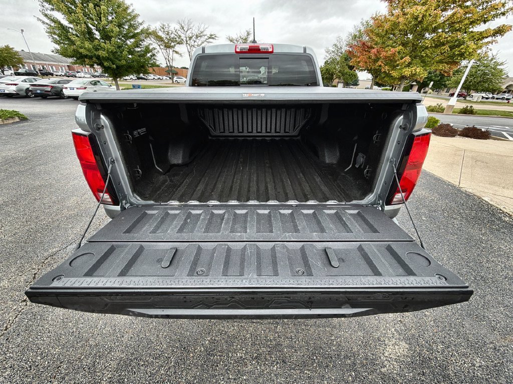 Used 2023 Chevrolet Colorado LT w/ LT Convenience Package III AWD/4WD image 18