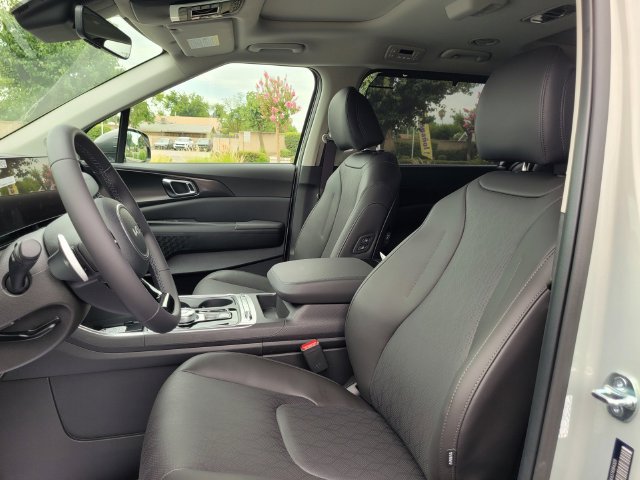 New 2026 Kia Carnival SX w/ SX Dark Edition Package FWD image 8