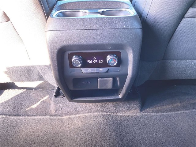 Used 2024 Chevrolet Traverse LT image 21