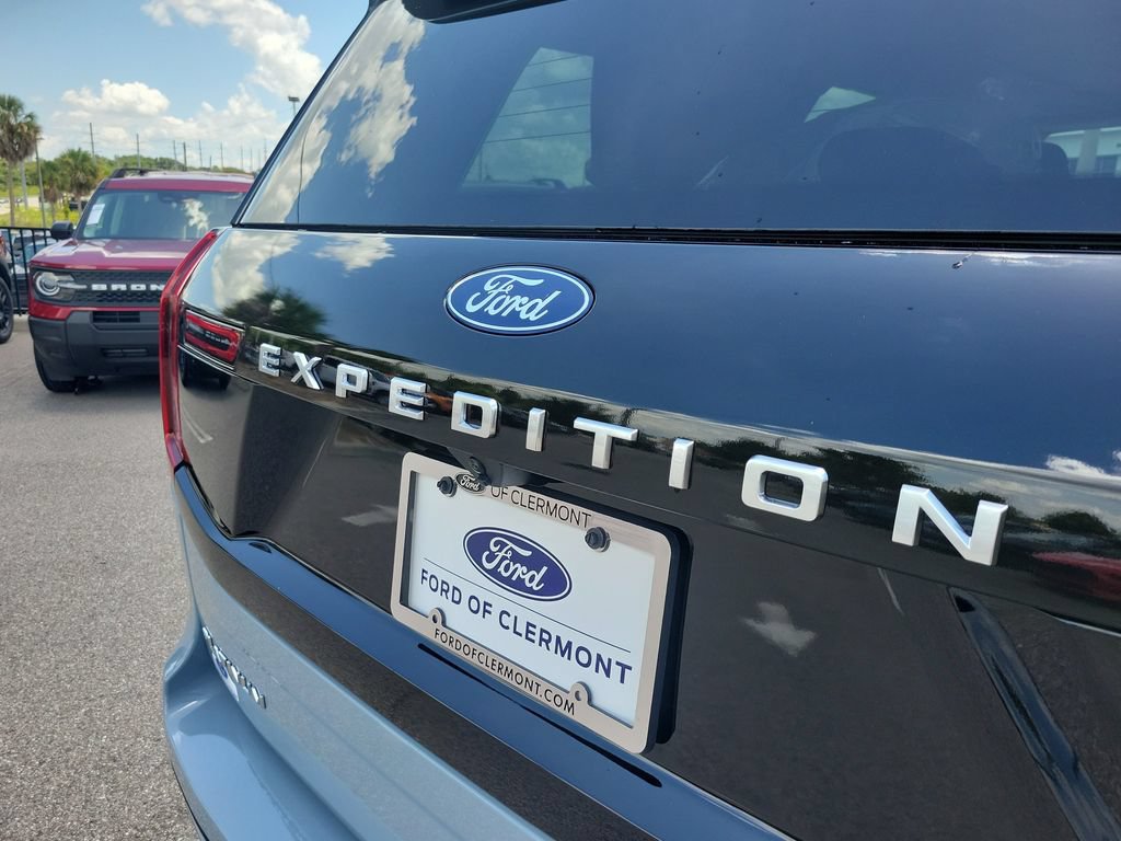 New 2026 Ford Expedition Platinum w/ Platinum Ultimate Package AWD/4WD image 7