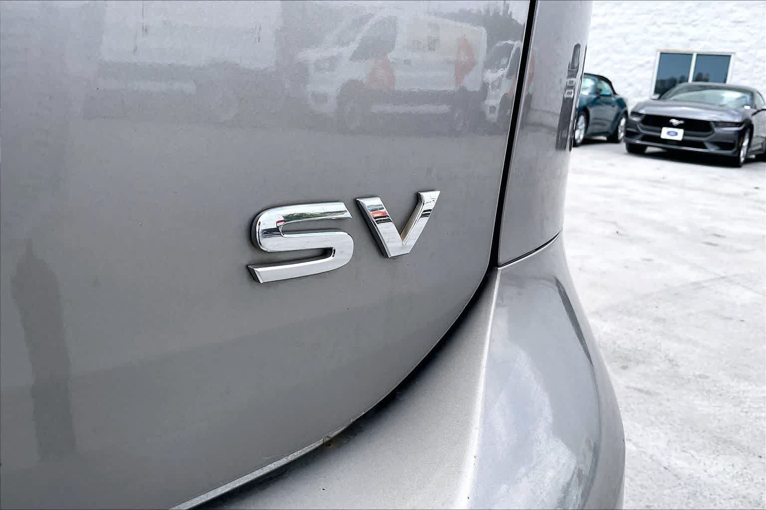 Used 2011 Nissan Quest SV FWD image 7