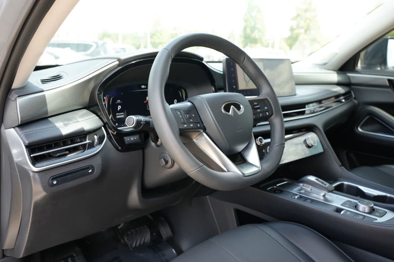 Used 2026 INFINITI QX60 Luxe w/ Family Package FWD image 16