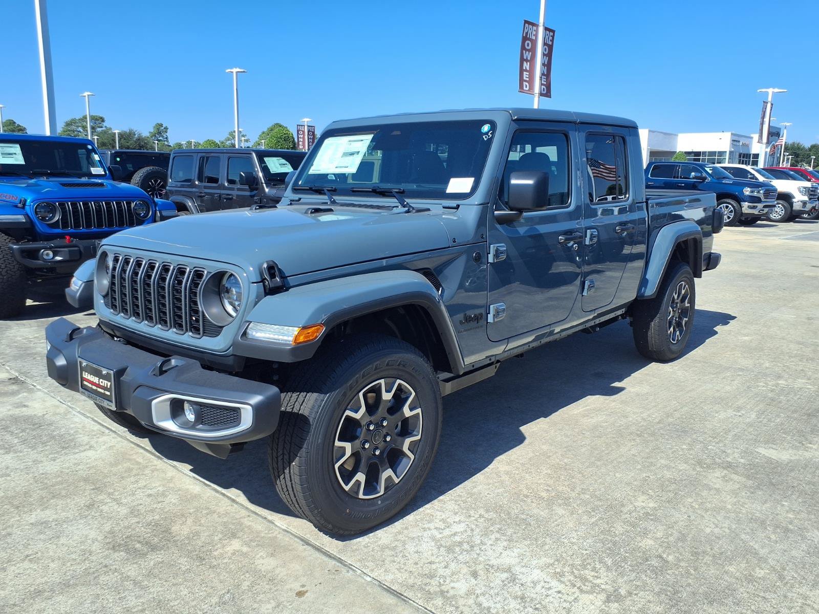 New 2026 Jeep Gladiator Sport AWD/4WD image 3