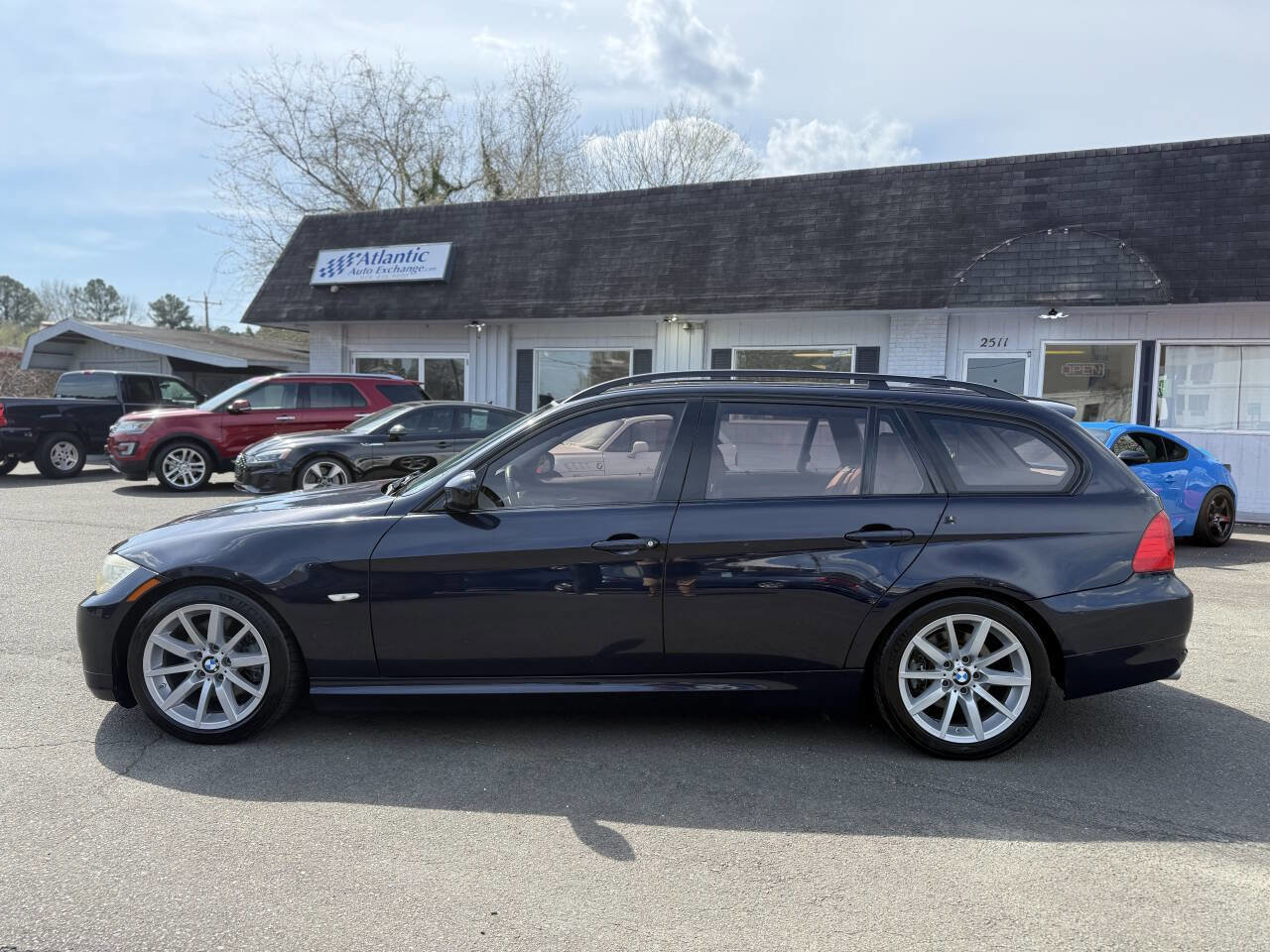 Used 2010 BMW 328i Wagon image 4