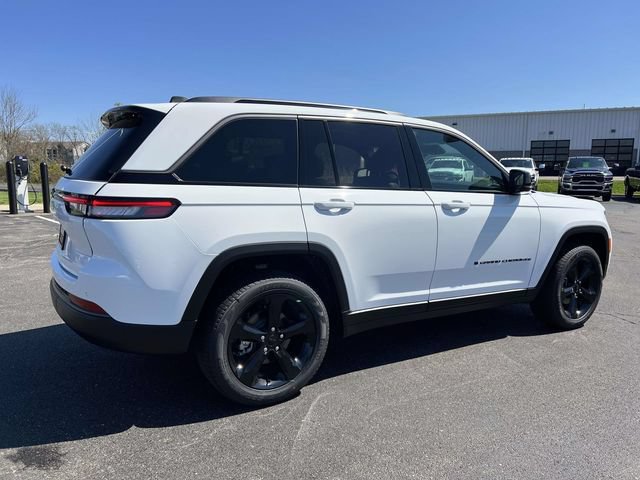 New 2026 Jeep Grand Cherokee Limited w/ Limited Altitude Package AWD/4WD image 8
