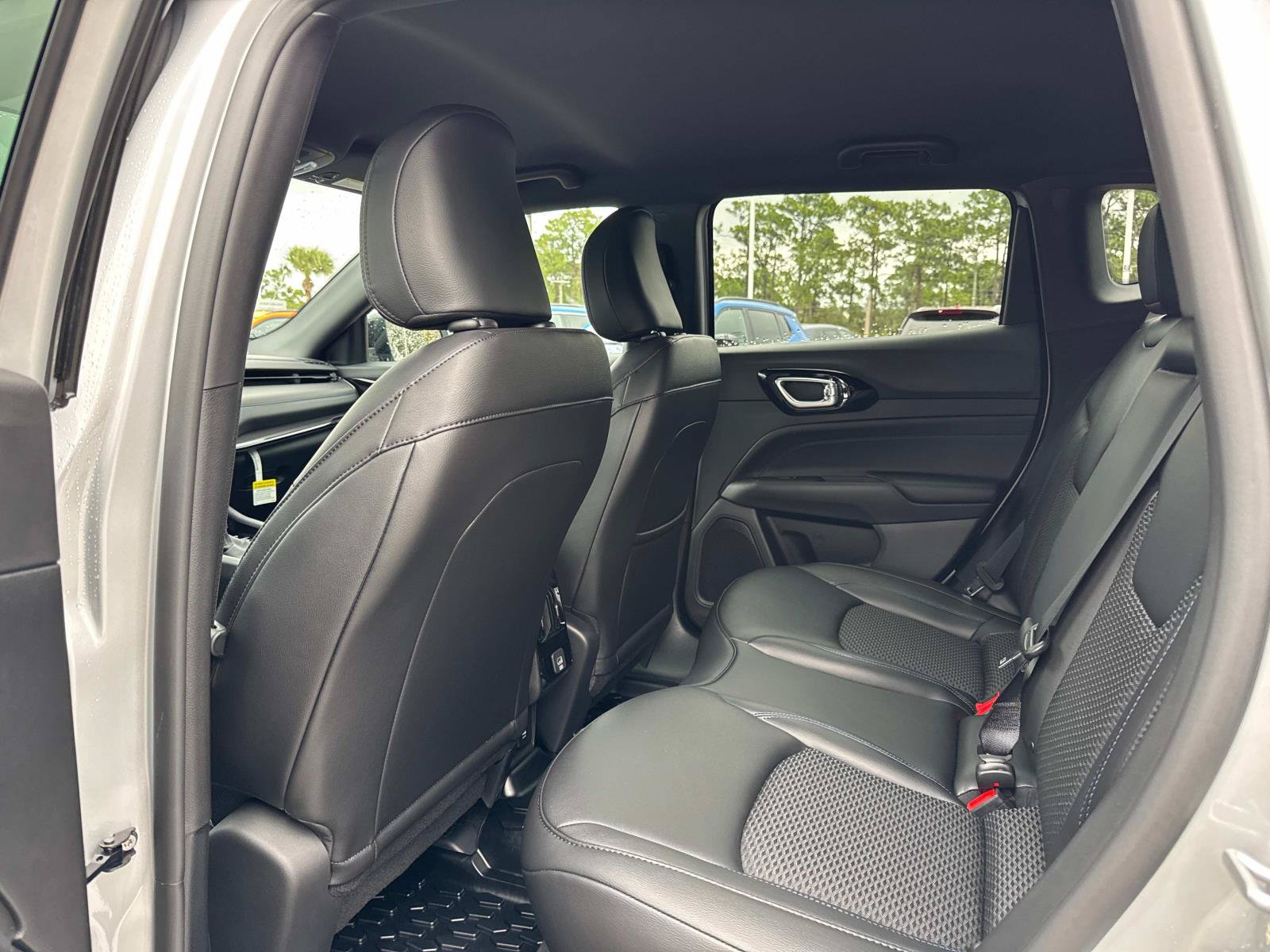 New 2026 Jeep Compass Latitude AWD/4WD image 15
