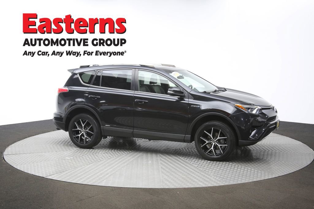 Used 2018 Toyota RAV4 SE image 64