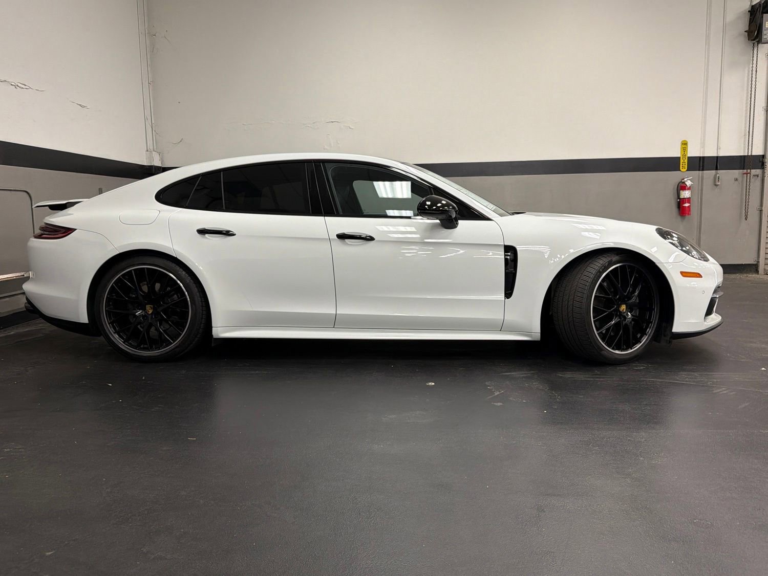 Used 2018 Porsche Panamera 4S AWD/4WD image 5