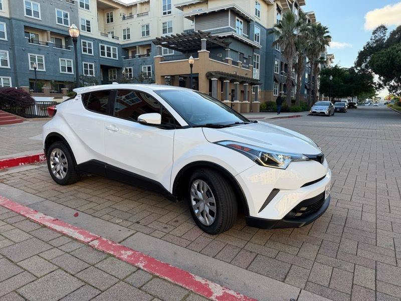 Used 2019 Toyota C-HR LE FWD image 23