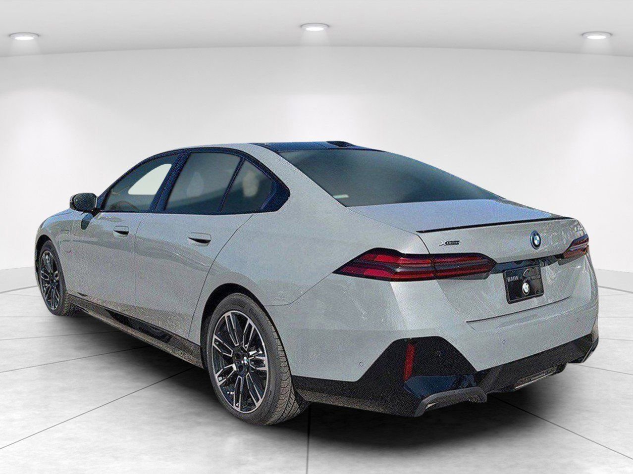 New 2026 BMW 550e xDrive w/ Executive Package AWD/4WD image 6