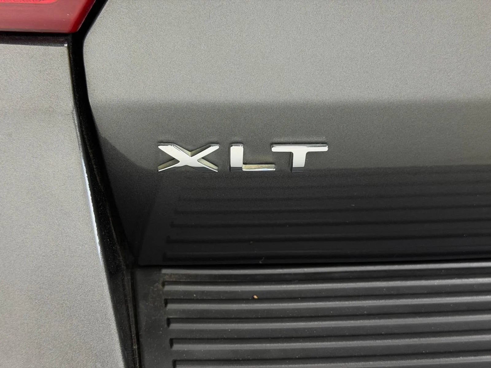 Used 2018 Ford Expedition Max XLT w/ Equipment Group 201A AWD/4WD image 9