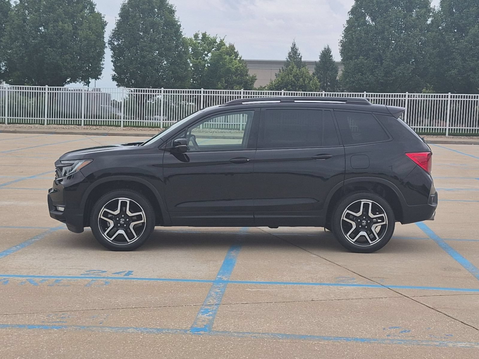 Certified 2023 Honda Passport Elite image 9