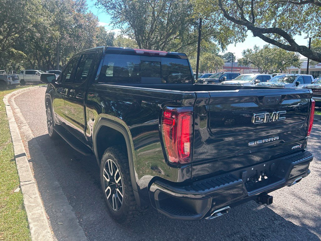 Used 2024 GMC Sierra 1500 AT4 w/ Technology Package AWD/4WD image 8