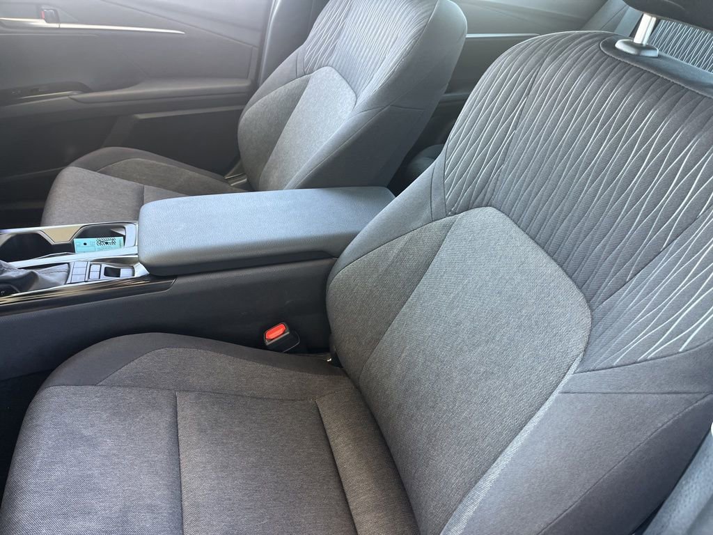Used 2025 Toyota Camry LE image 8