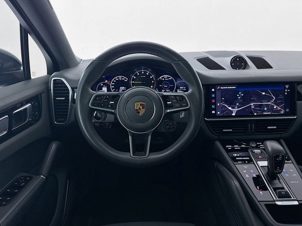 Certified 2023 Porsche Cayenne Platinum Edition image 25