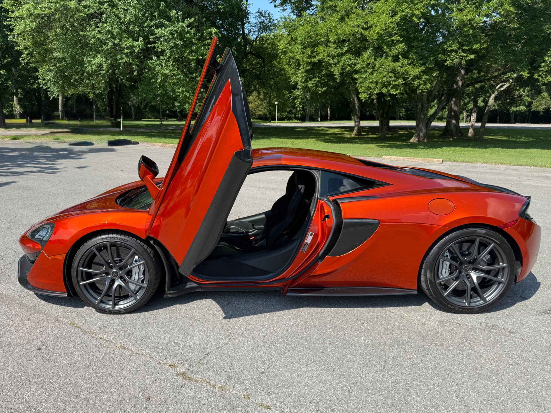 Used 2017 McLaren 570S Coupe image 8