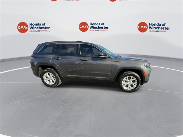 Used 2023 Jeep Grand Cherokee Limited w/ Luxury Tech Group II image 11