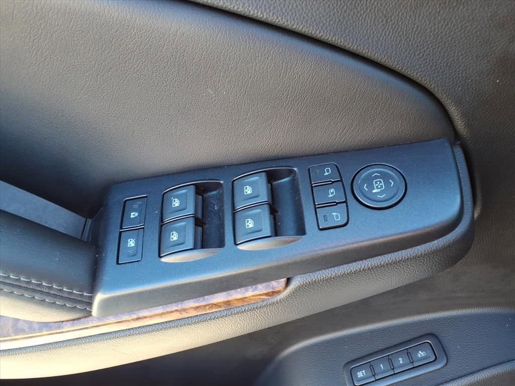 Used 2018 Chevrolet Suburban Premier image 33
