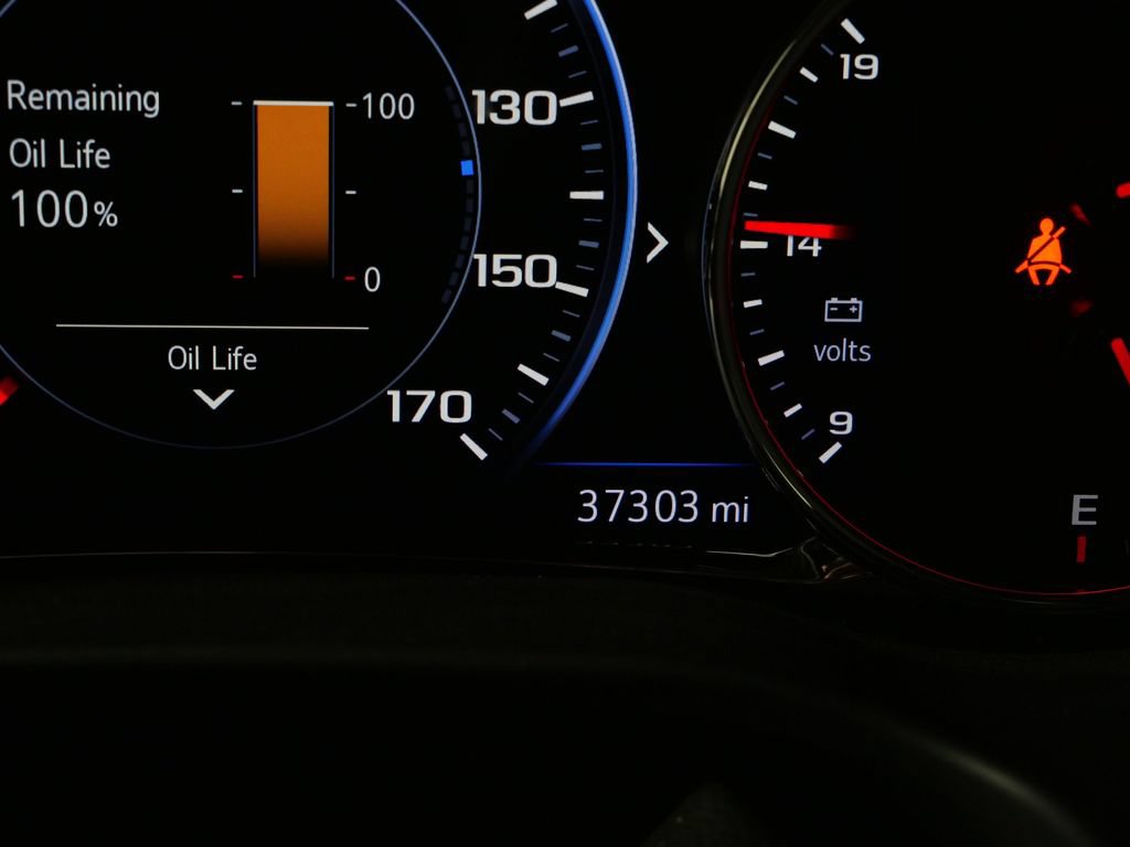 Used 2023 GMC Acadia SLT w/ Technology Package AWD/4WD image 31