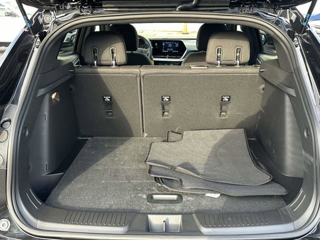 Used 2025 Chevrolet Trax RS w/ Sunroof Package image 22