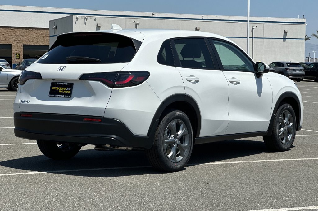 New 2027 Honda HR-V LX image 4