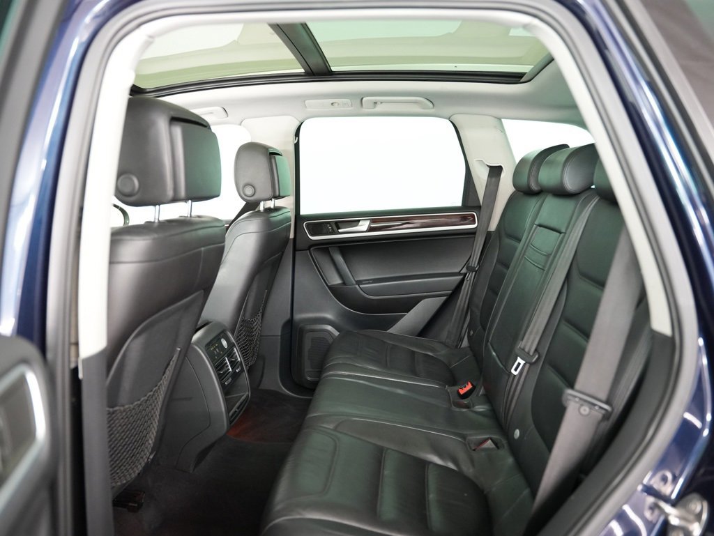 Used 2013 Volkswagen Touareg VR6 image 41