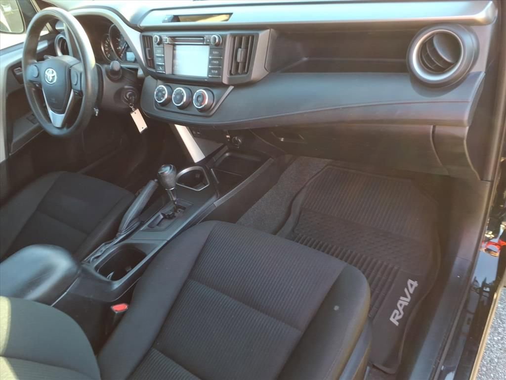 Used 2016 Toyota RAV4 LE image 18