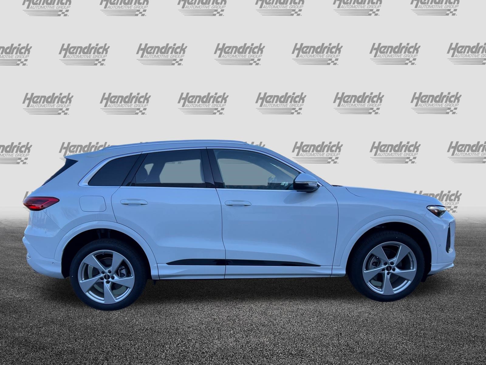 Used 2025 Audi Q5 Premium w/ Premium Plus AWD/4WD image 10