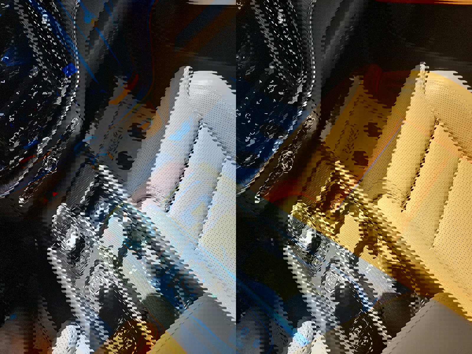 Used 2023 Volvo XC60 B5 Ultimate w/ Protection Package Premier FWD image 26