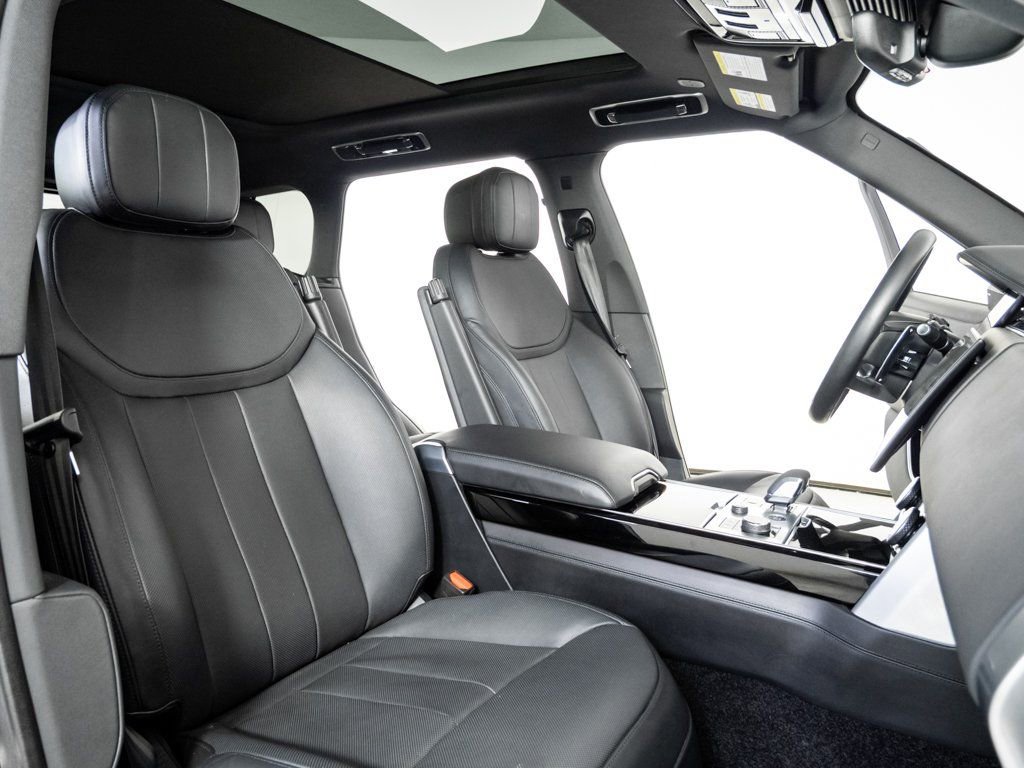 Used 2023 Land Rover Range Rover SE image 23