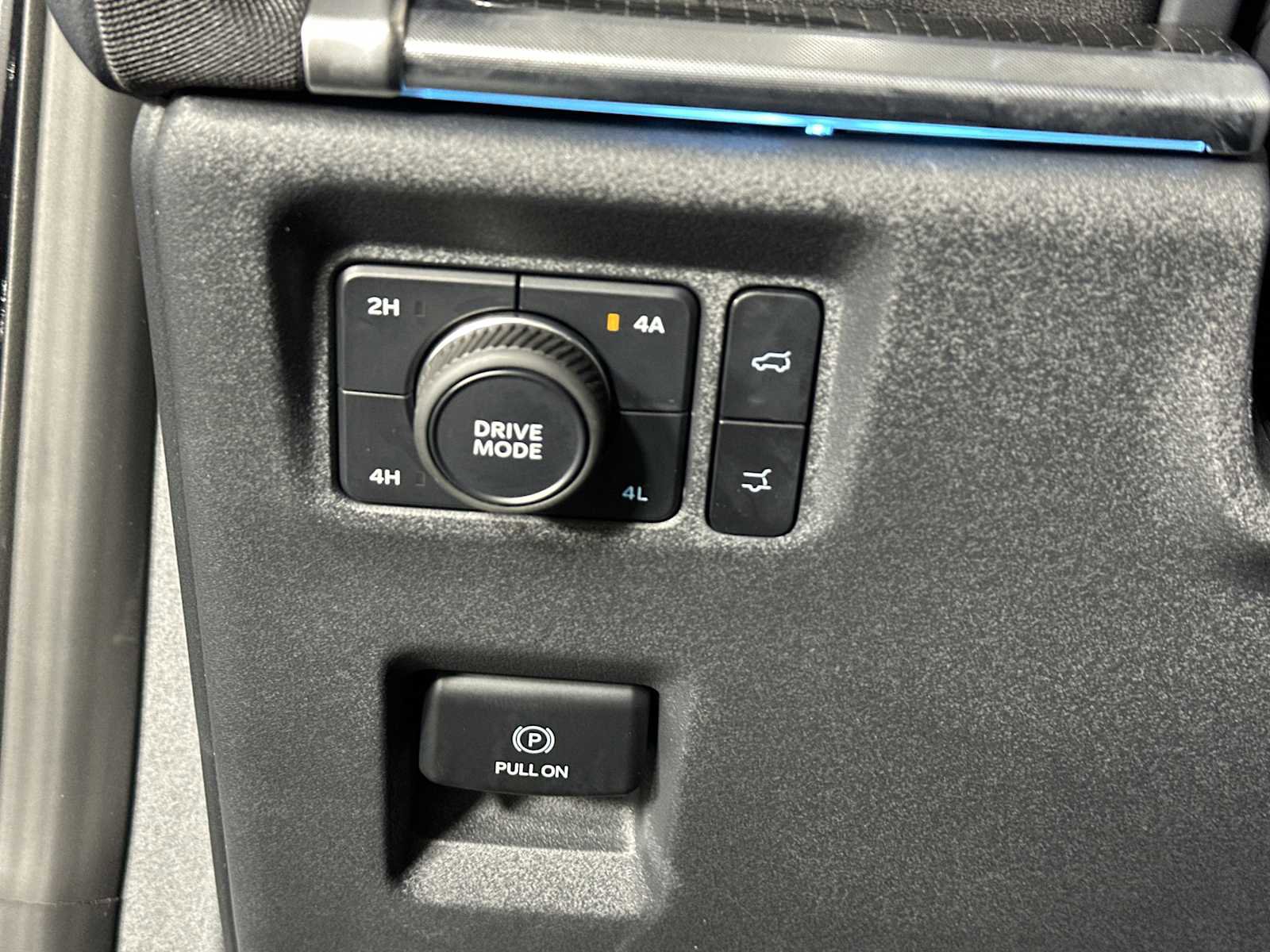 Used 2025 Ford Expedition Platinum w/ Stealth Performance Package image 28