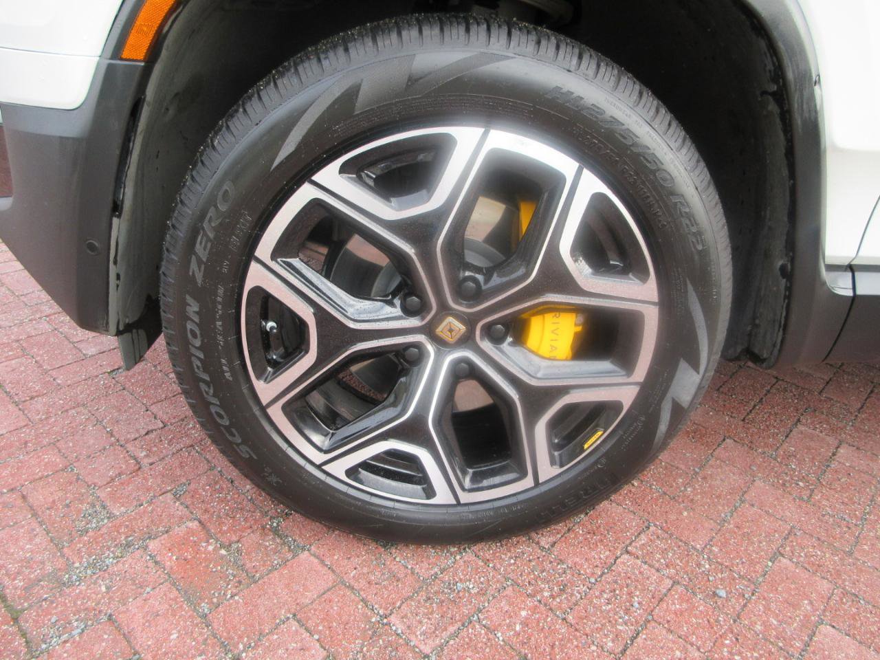 Used 2023 Rivian R1S Launch Edition image 77