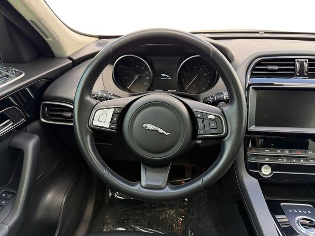 Used 2020 Jaguar F-PACE Premium AWD/4WD image 13
