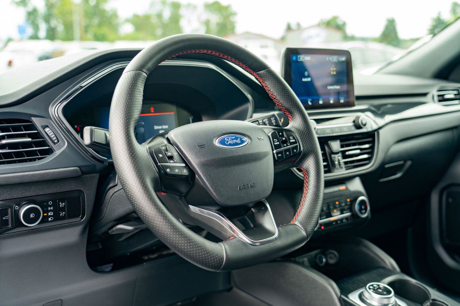 Used 2025 Ford Escape ST-Line Select AWD/4WD image 15