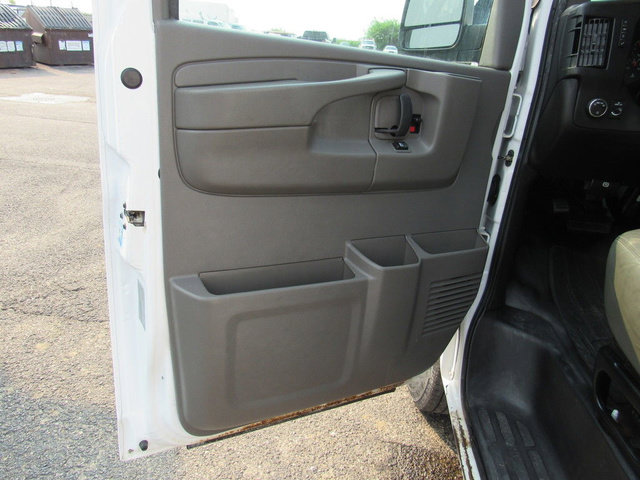 Used 2015 Chevrolet Express 2500 RWD image 27
