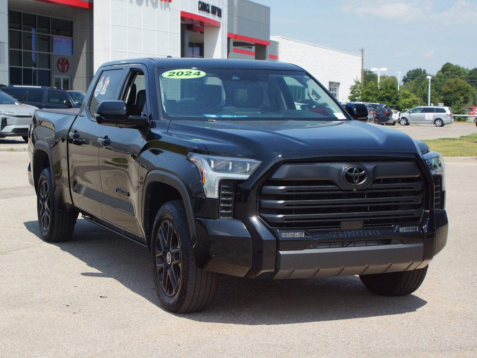 Used 2024 Toyota Tundra Limited AWD/4WD image 25