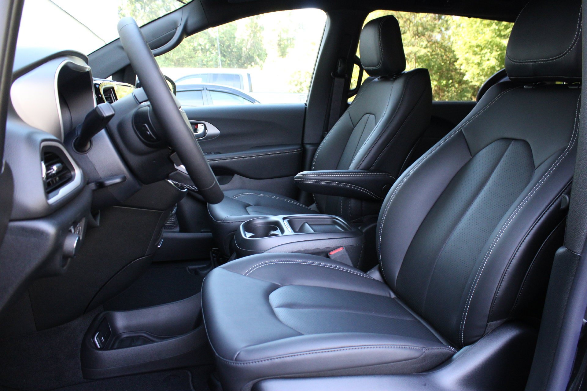 New 2027 Chrysler Pacifica LX FWD image 16