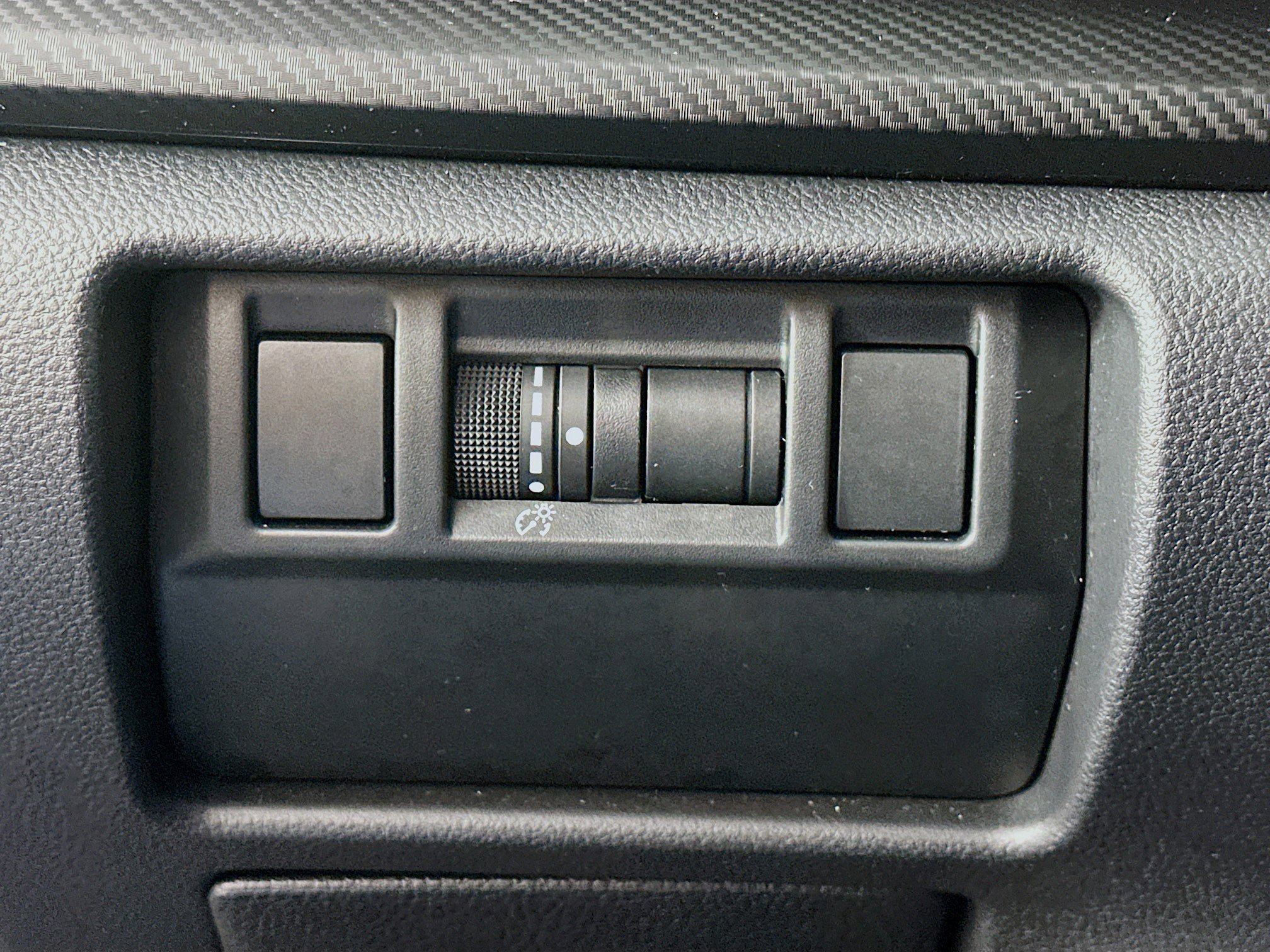 Used 2024 Subaru Crosstrek 2.0i Premium image 16