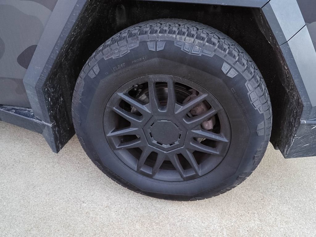 Used 2024 Tesla Cybertruck Cyberbeast image 9