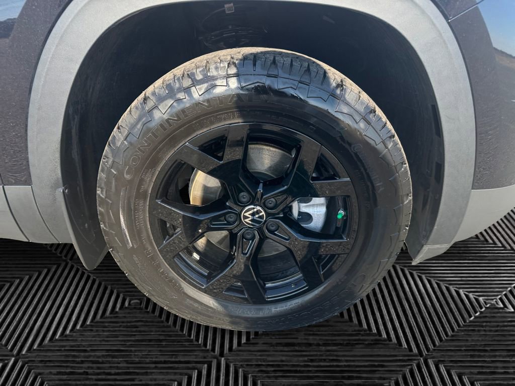 Used 2024 Volkswagen Atlas Peak Edition SEL image 14