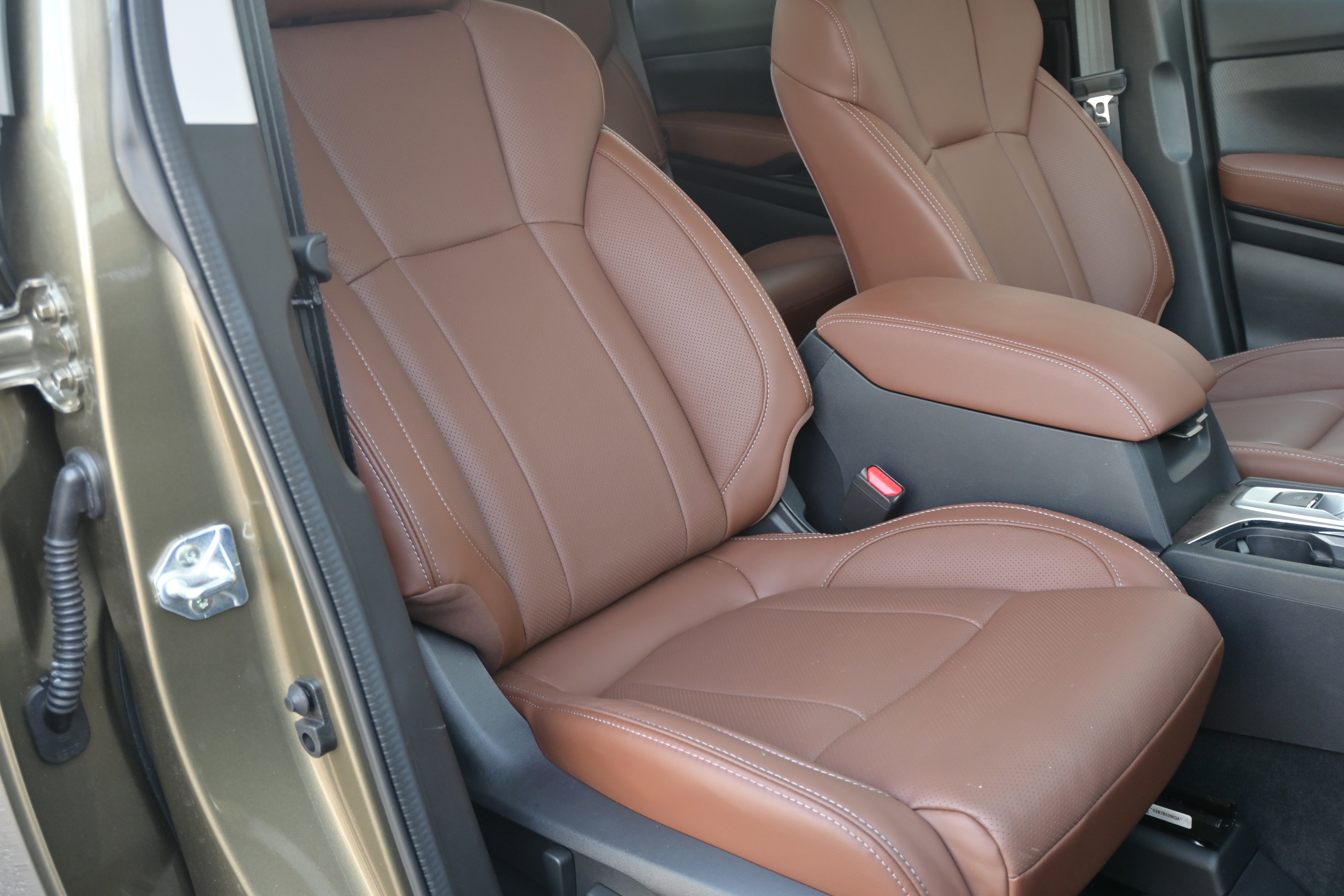 Certified 2026 Subaru Ascent Touring w/ Popular Package #1 AWD/4WD image 34