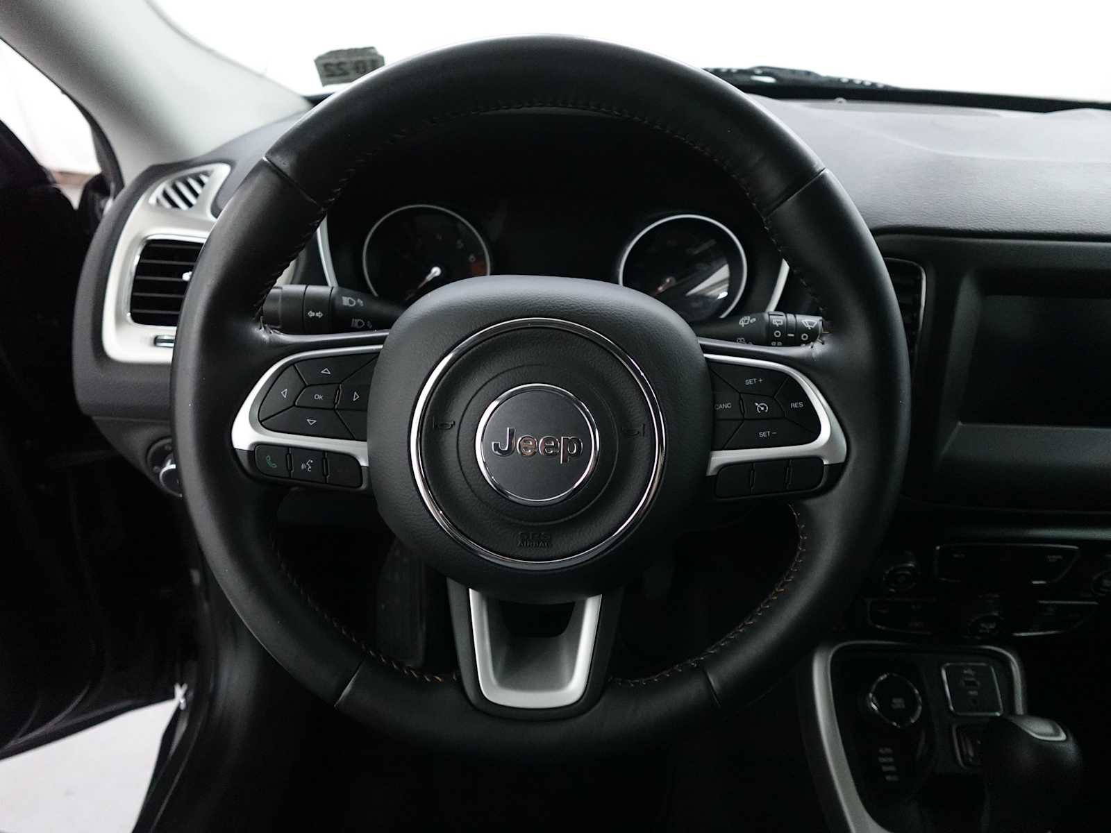 Used 2018 Jeep Compass Latitude w/ Popular Equipment Group AWD/4WD image 16