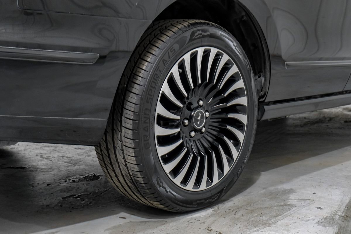 Used 2020 Lincoln Navigator Black Label w/ Cargo Convenience Package AWD/4WD image 66