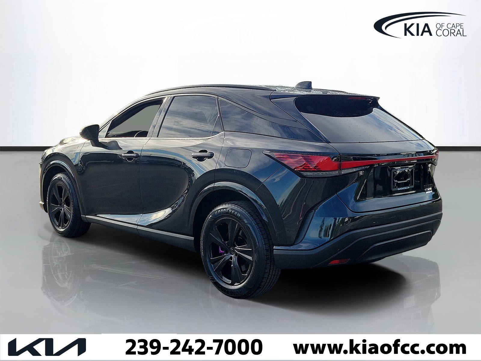 Used 2024 Lexus RX 350 Premium w/ Accessory Package (Z1) FWD image 4