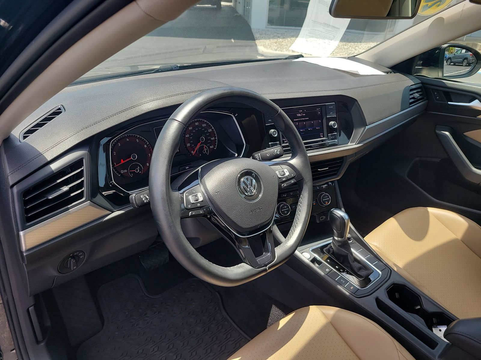 Used 2019 Volkswagen Jetta SE w/ Cold Weather Package FWD image 18