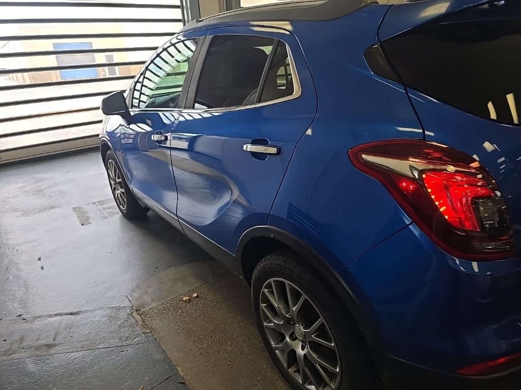 Used 2018 Buick Encore Sport Touring FWD image 4