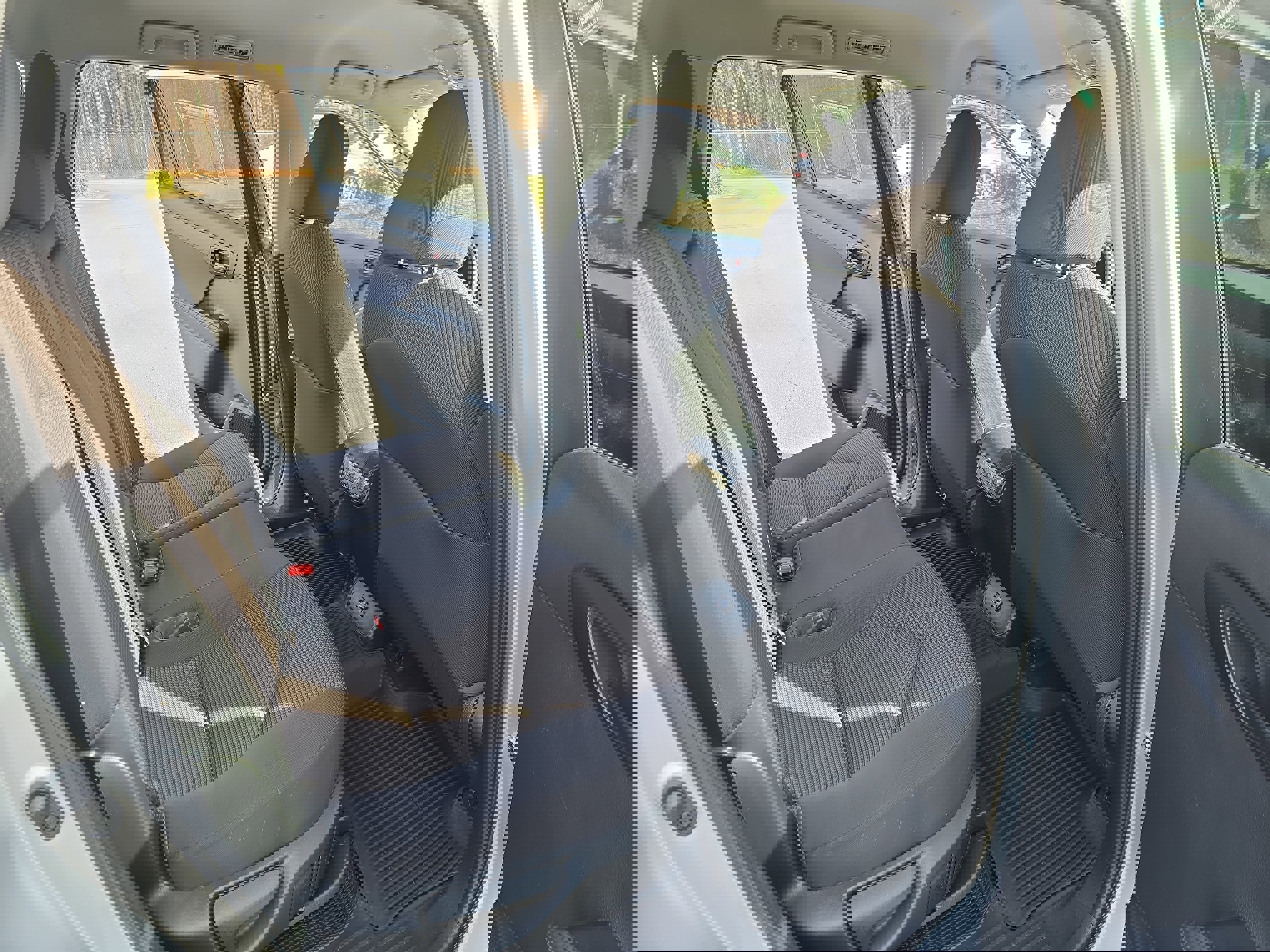 Used 2022 Toyota Highlander LE image 11