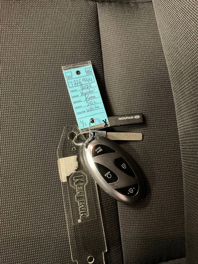 Used 2025 Hyundai Kona SEL image 37