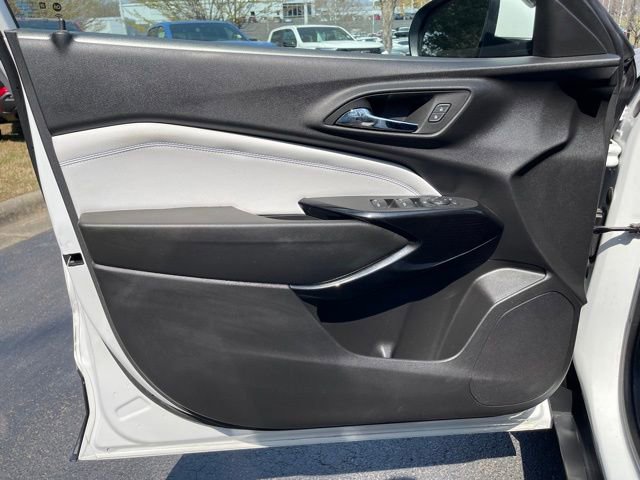 Used 2024 Chevrolet Trax LT w/ Driver Confidence Package image 17