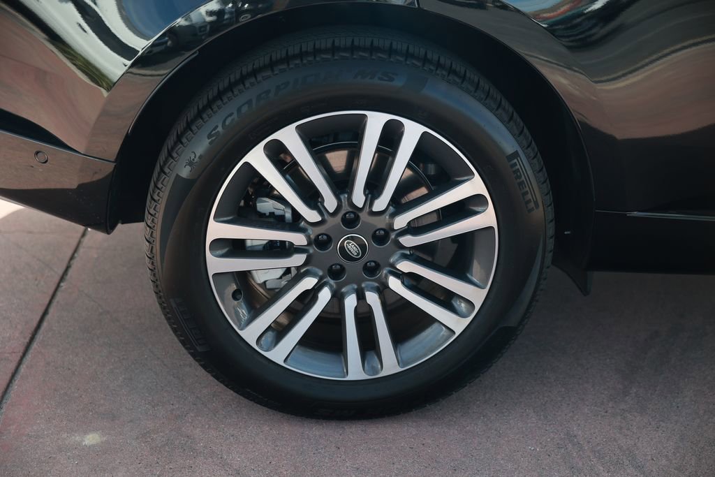 Used 2025 Land Rover Range Rover Long Wheelbase SE image 9